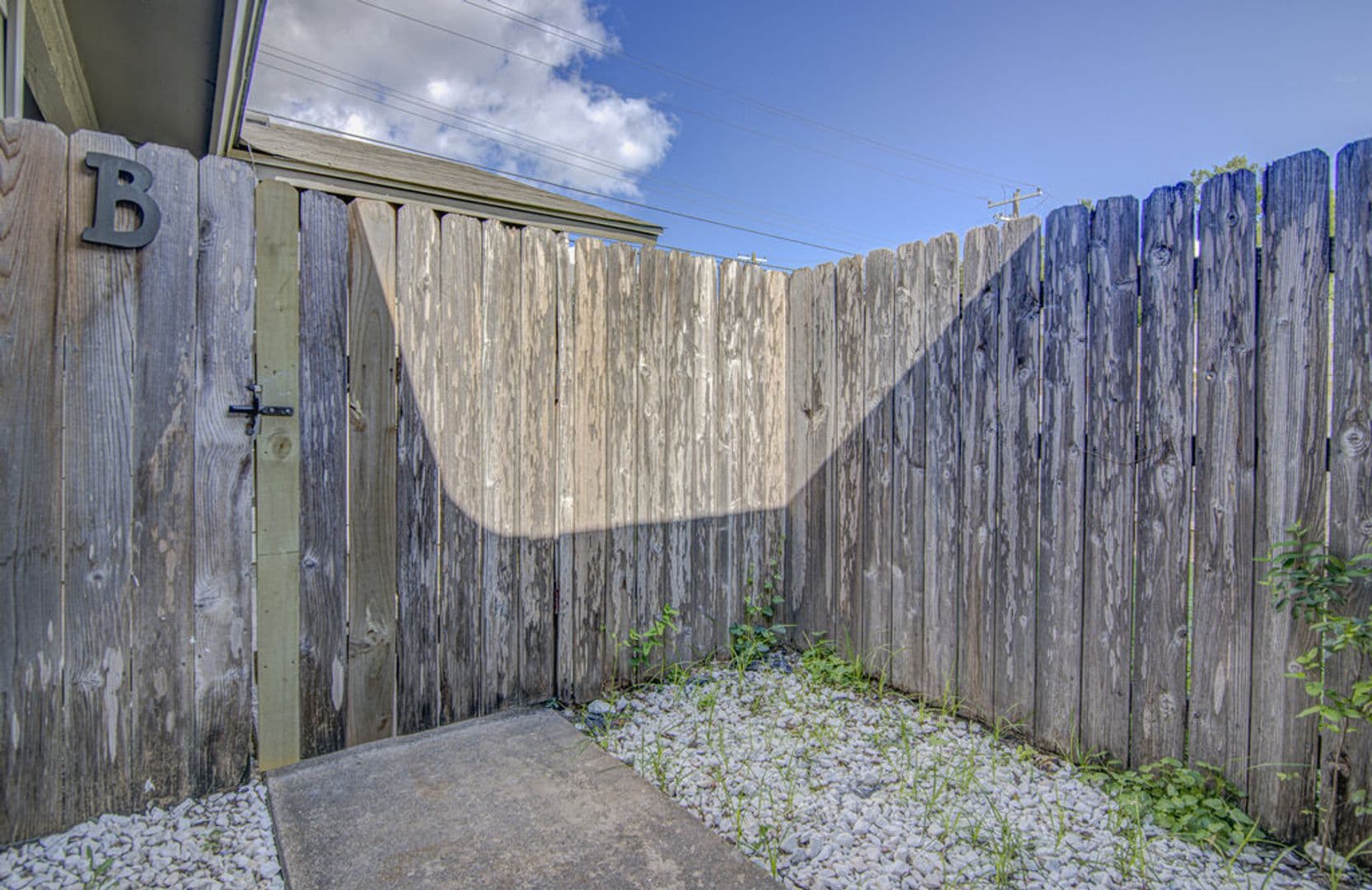 Round Rock Apartment: 426 Chisholm Valley Dr