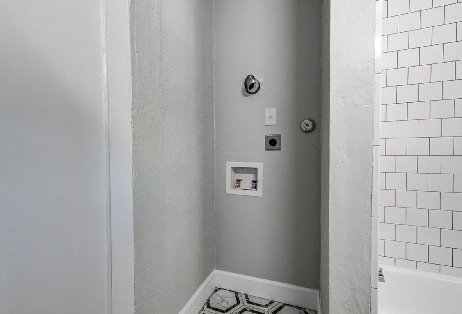 Austin Apartment: 3904 Maplewood Ave