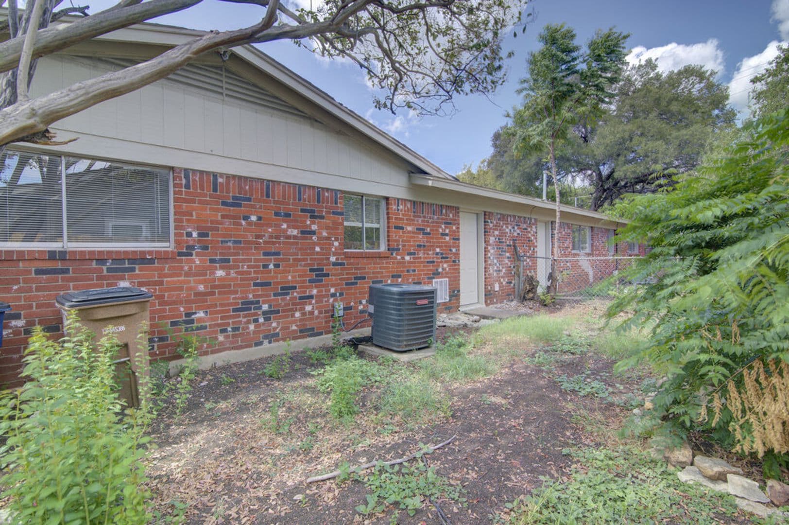 Austin Apartment: 5006 Brighton Rd