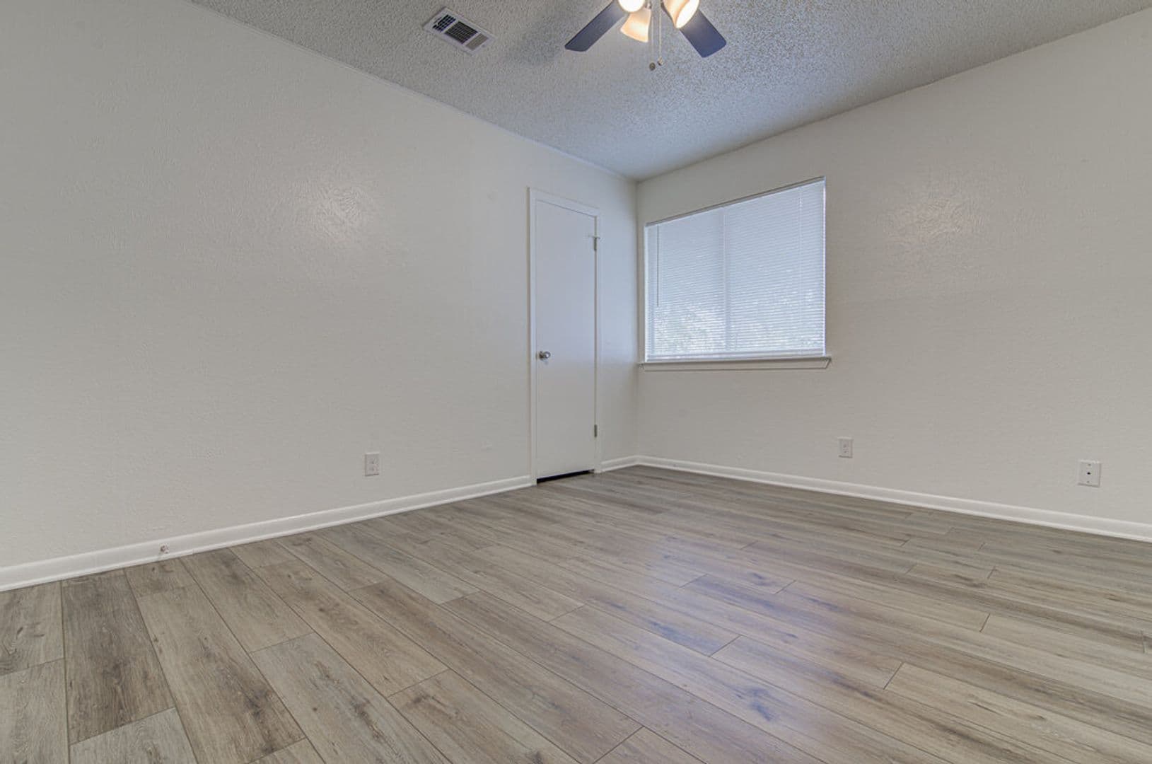 Austin Apartment: 404 W Dittmar Rd