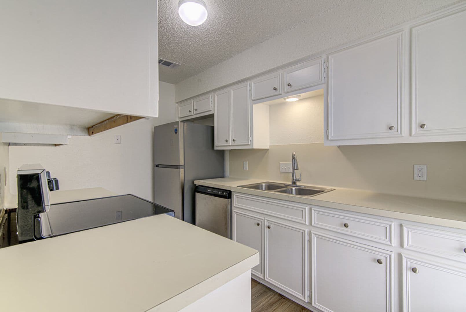 Austin Apartment: 404 W Dittmar Rd