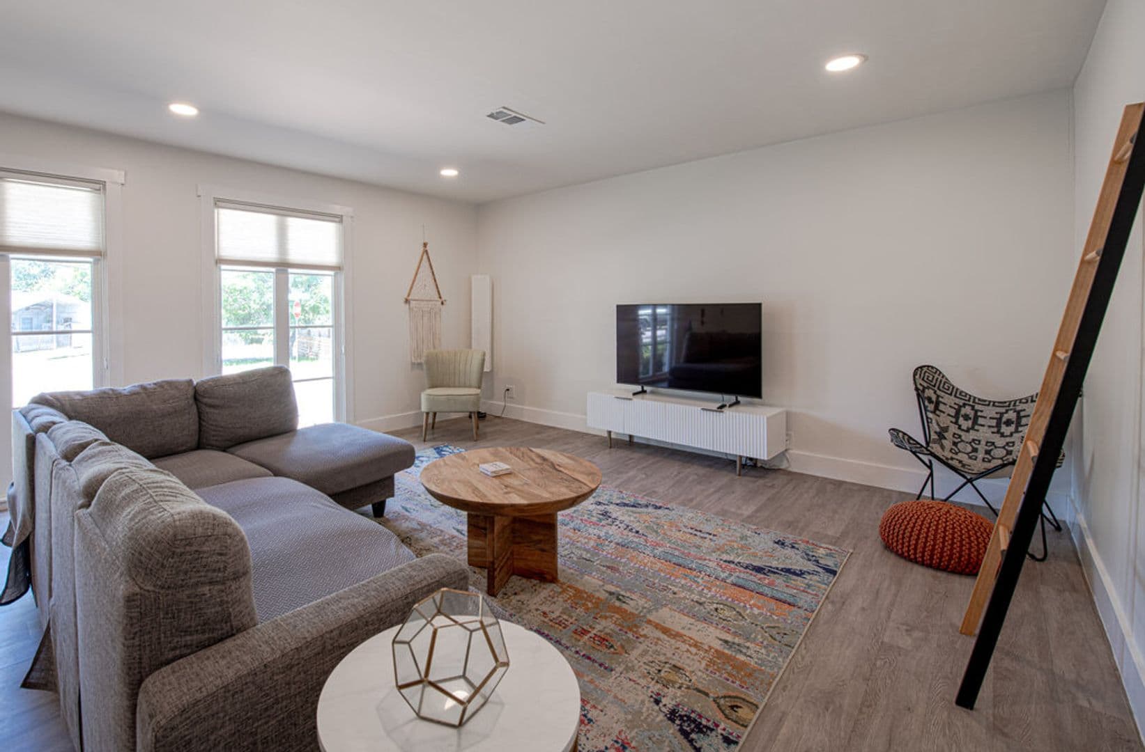 Austin House: 122 Havana St