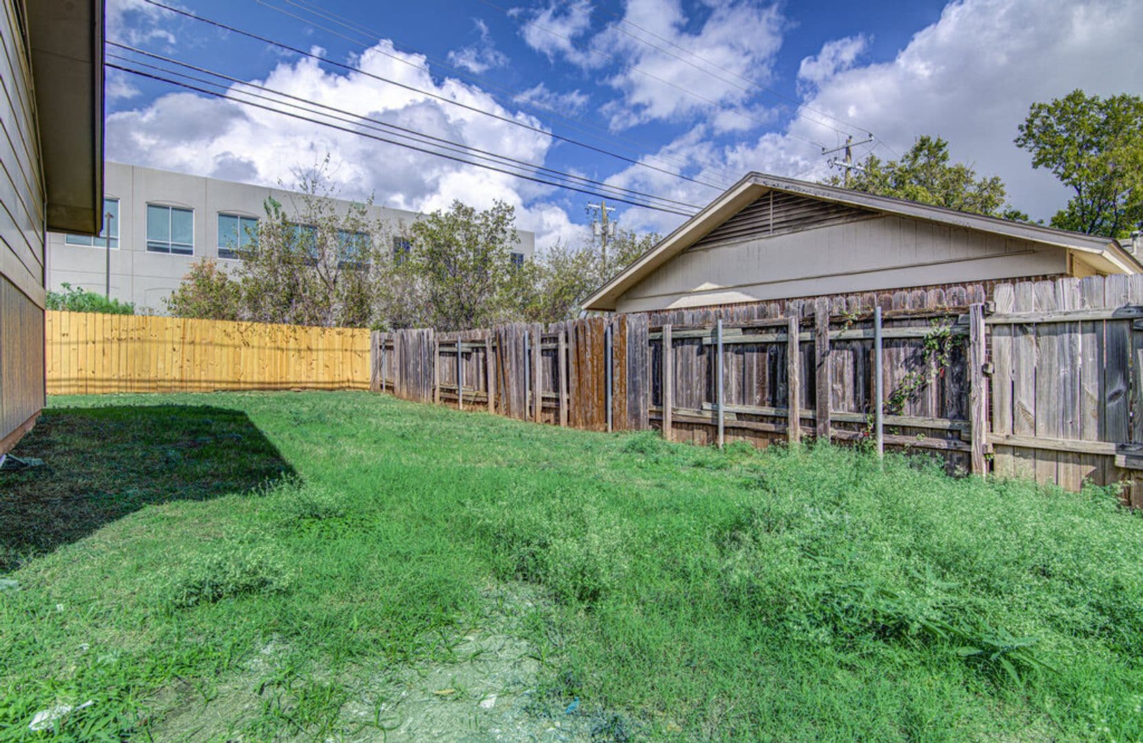 Round Rock Apartment: 426 Chisholm Valley Dr