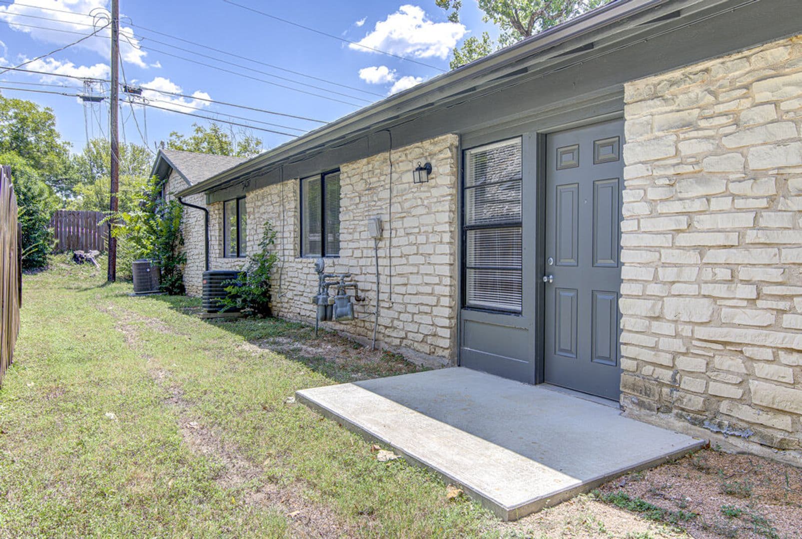 Austin Apartment: 5703 Gloucester Ln