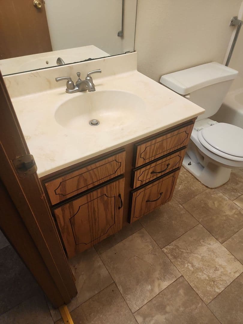 Montgomery Apartment: 400 N Welco Dr - M2