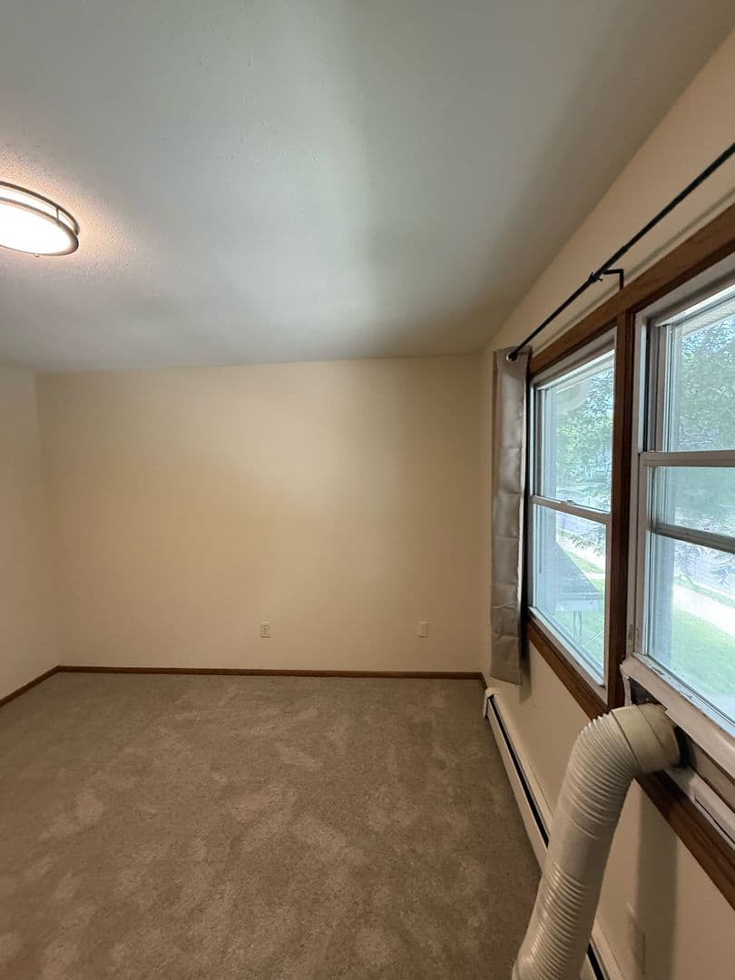 Faribault Townhome: 946 Willow Street
