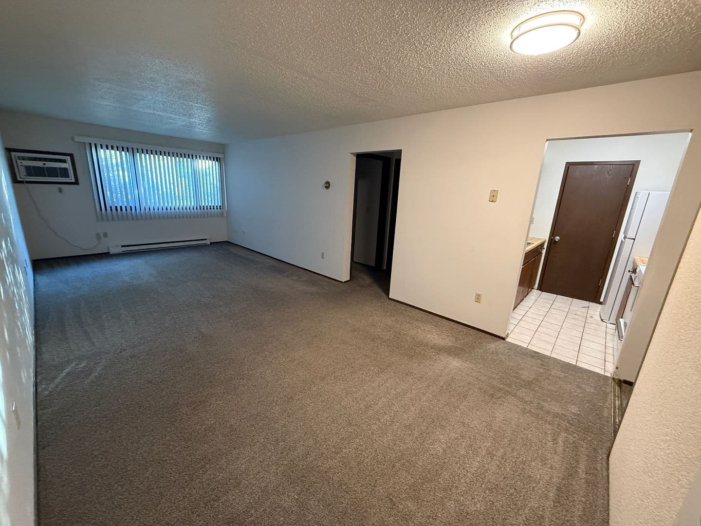 Lonsdale Apartment: 321 1st Ave SE - RHS LONS-#4