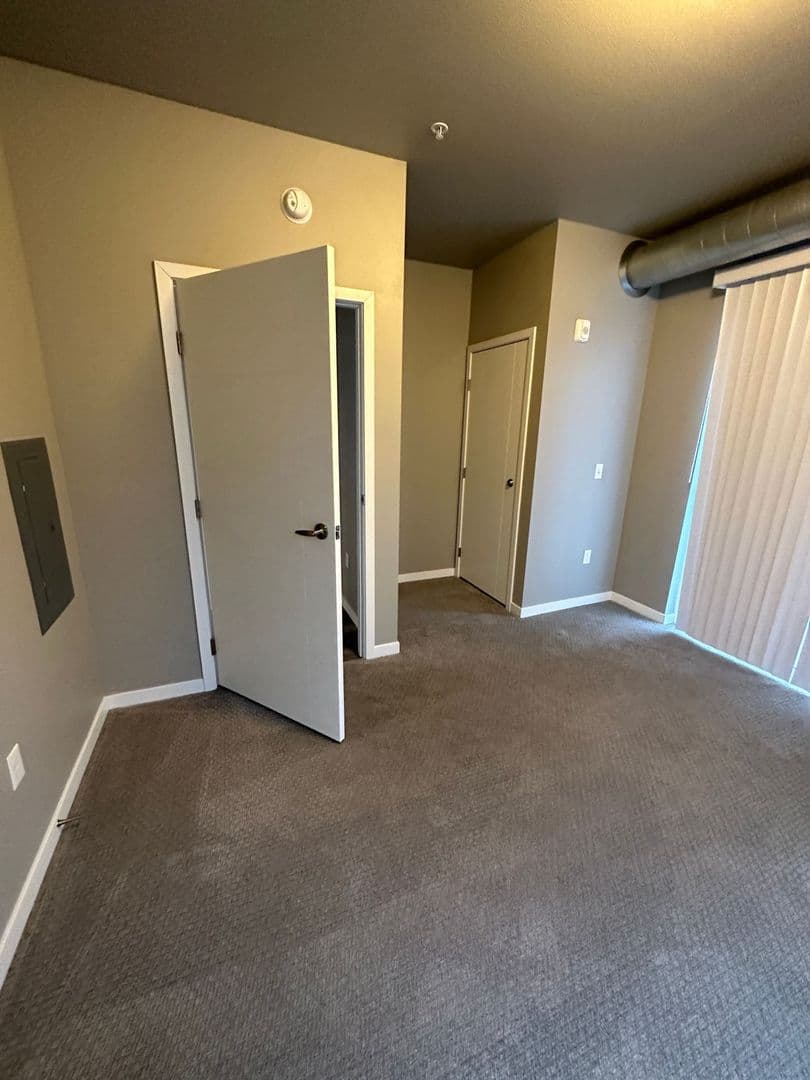 Northfield Apartment: 118 5th St E