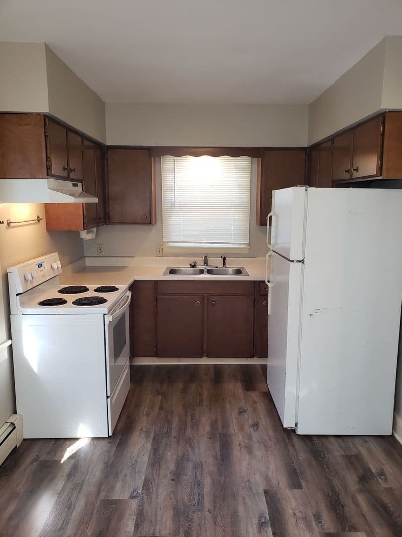 Faribault Apartment: 415 9th Street NW - RHS 415-#3