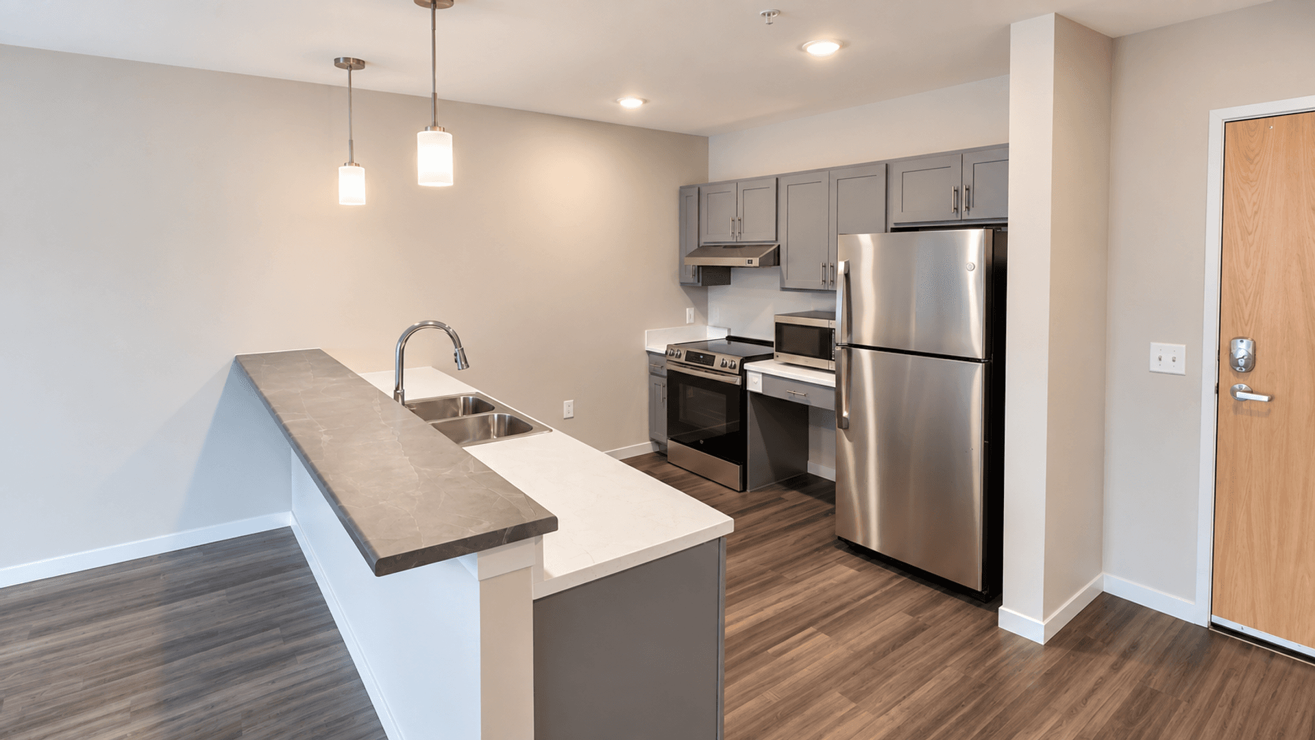 Waseca Apartment: 200 19th Ave NW