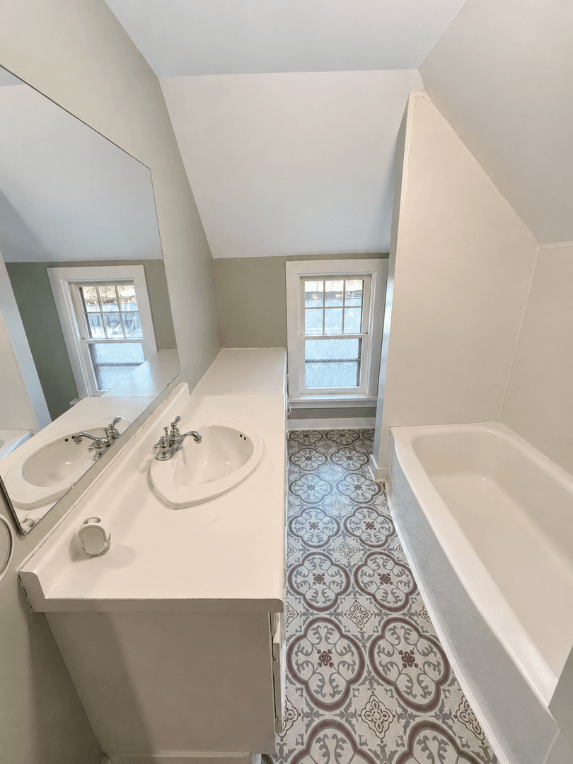 Owatonna House: 223 Highland Ave