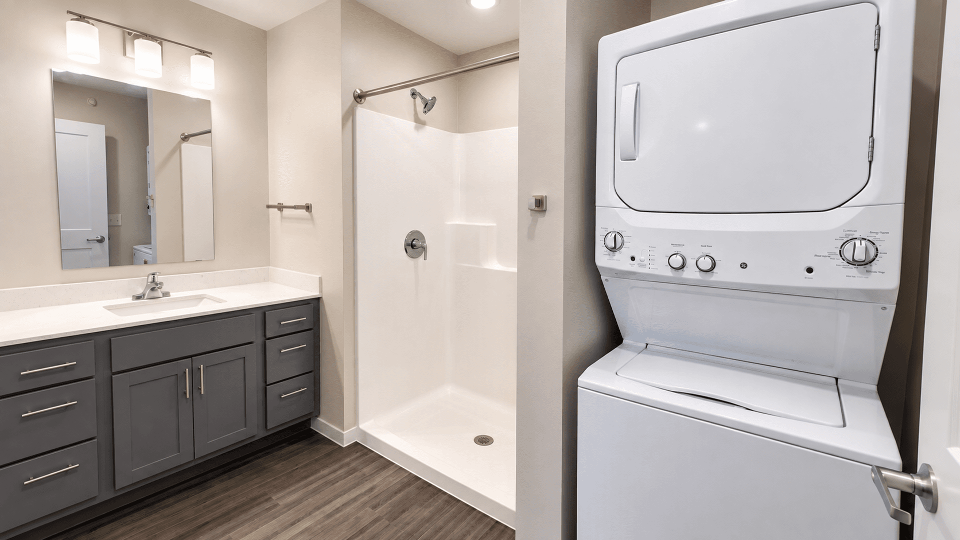 Waseca Apartment: 200 19th Ave NW