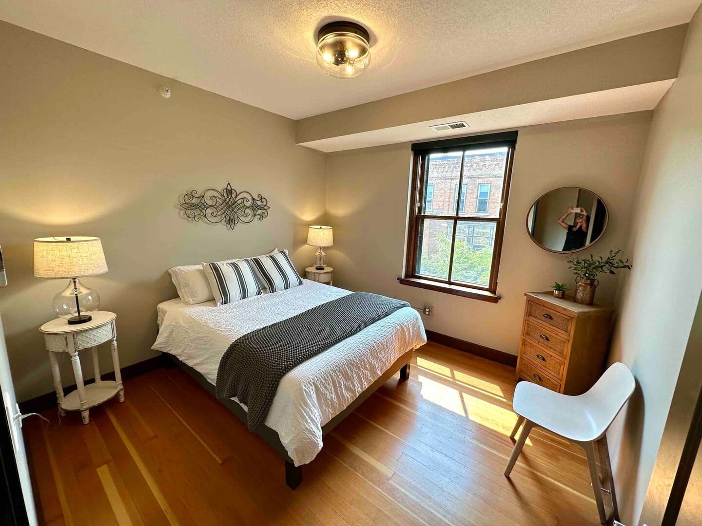 Northfield Apartment: 422 Division Street