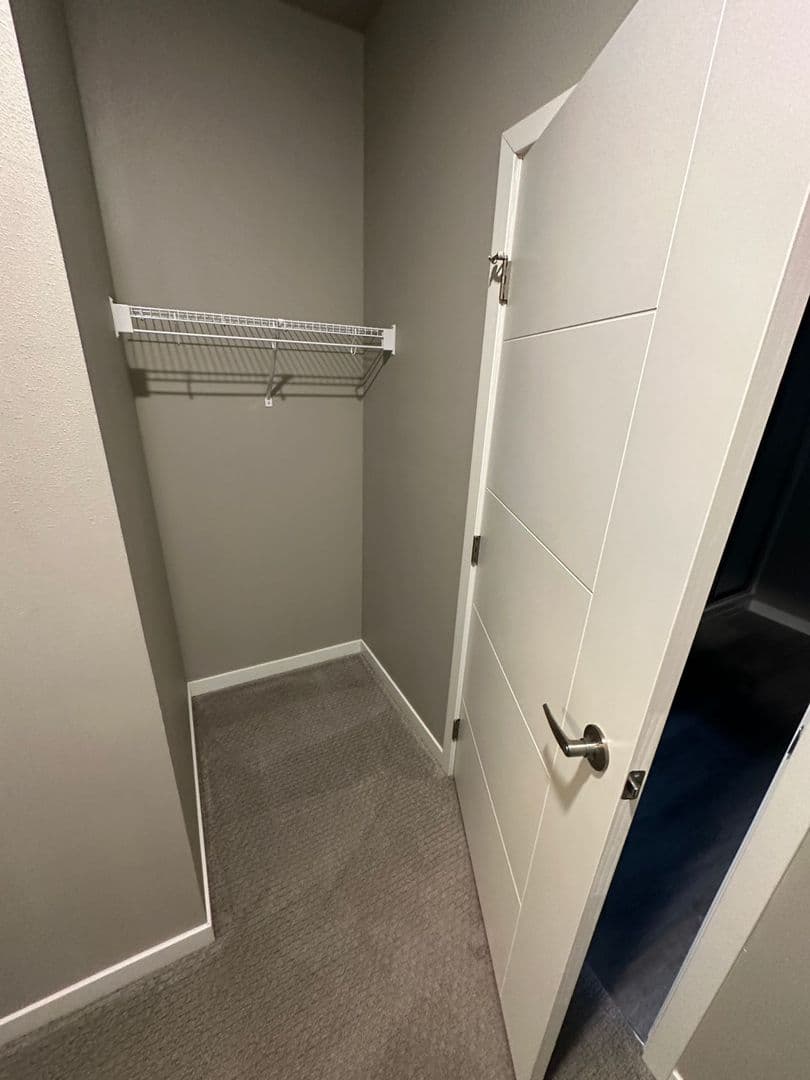 Northfield Apartment: 118 5th St E