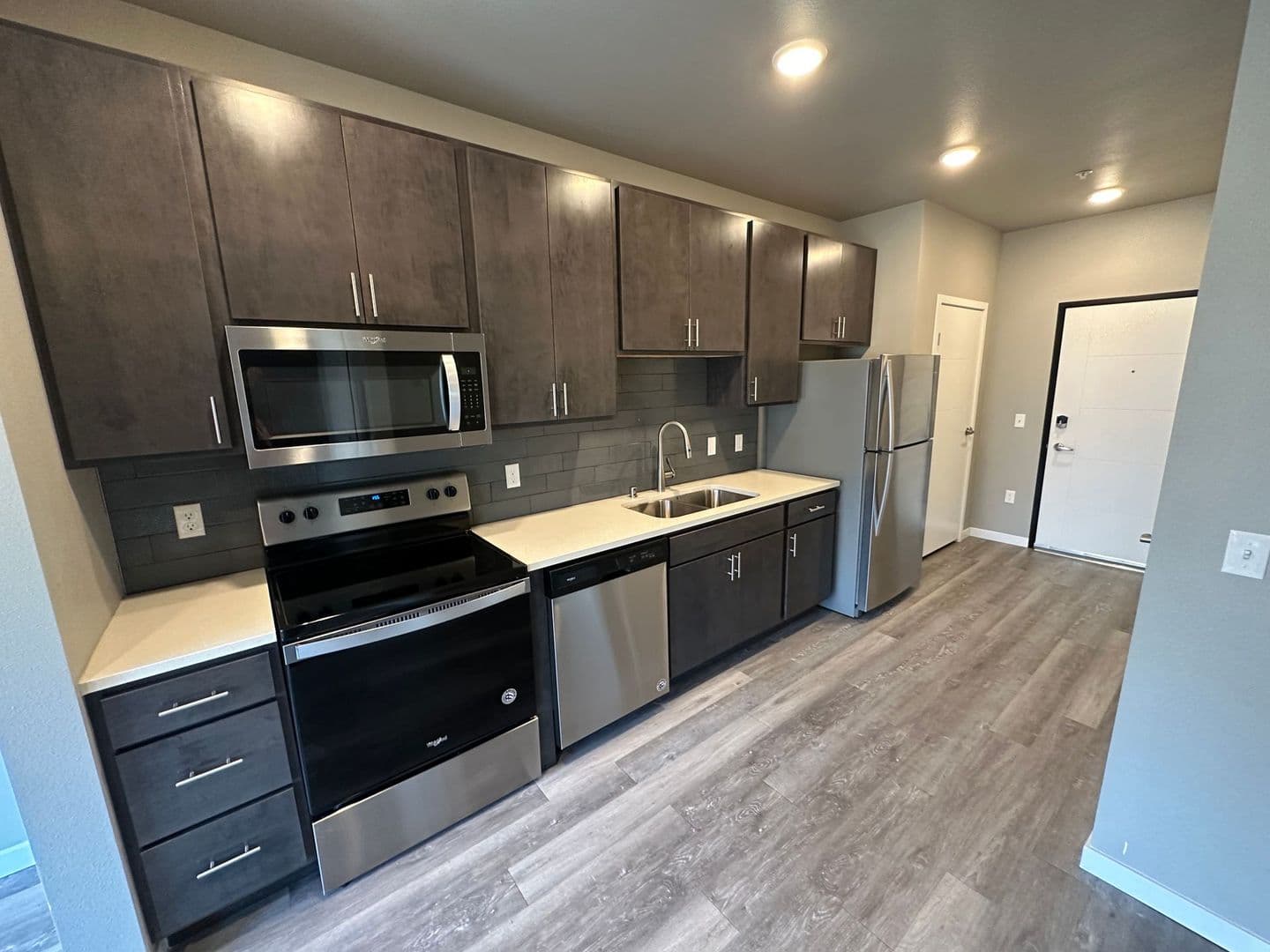 Northfield Apartment: 118 5th St E