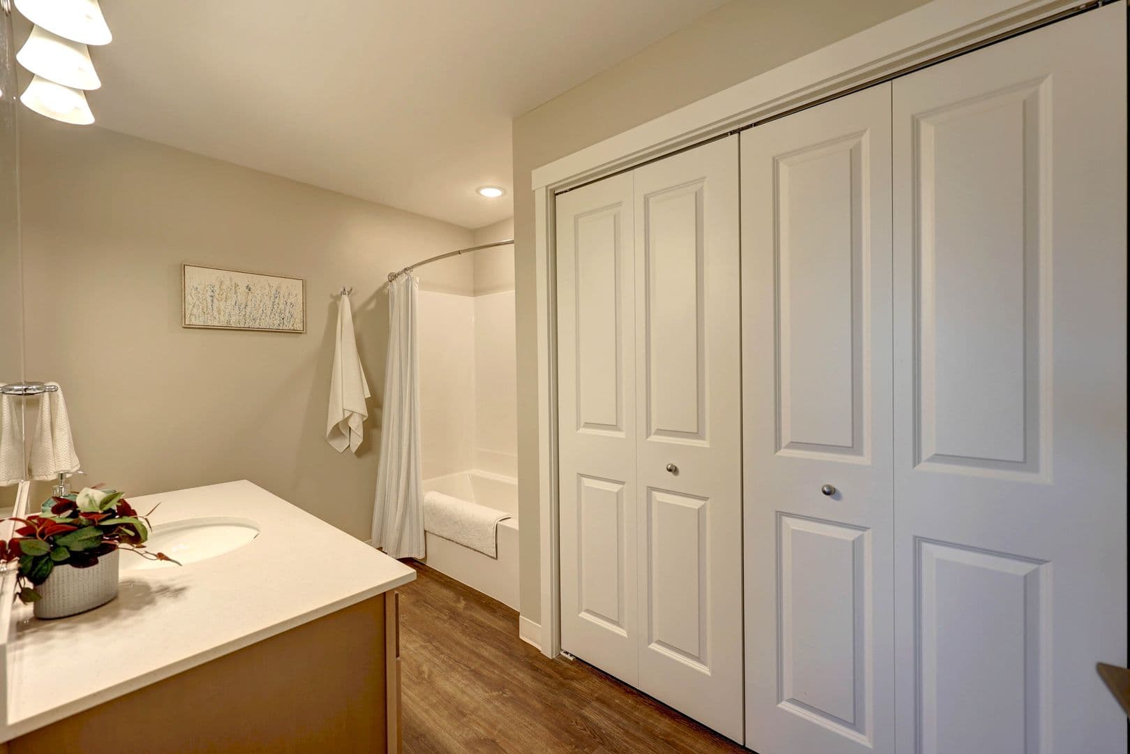 Jackson Apartment: 381 Whitetail Lane