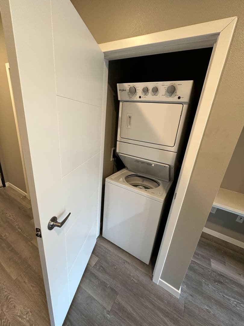 Northfield Apartment: 118 5th St E