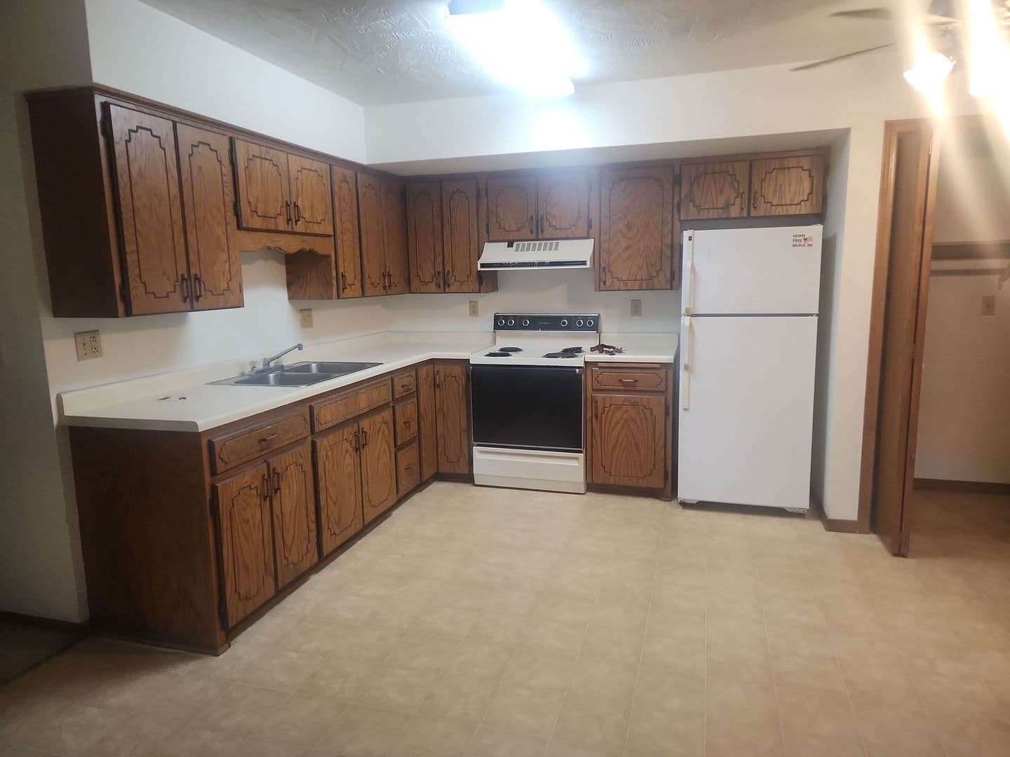 Montgomery Apartment: 400 N Welco Dr - M2