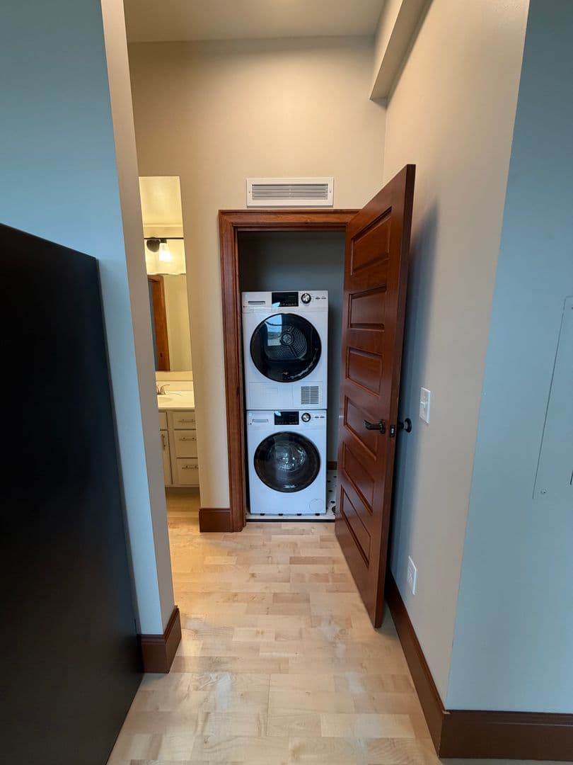 Winona Apartment: 51 East 4th Street