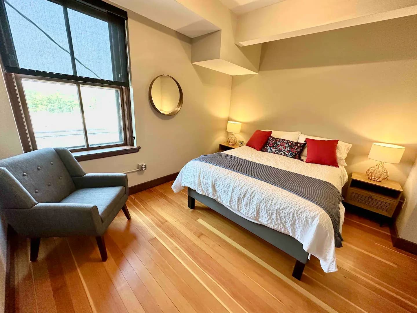 Northfield Apartment: 422 Division Street