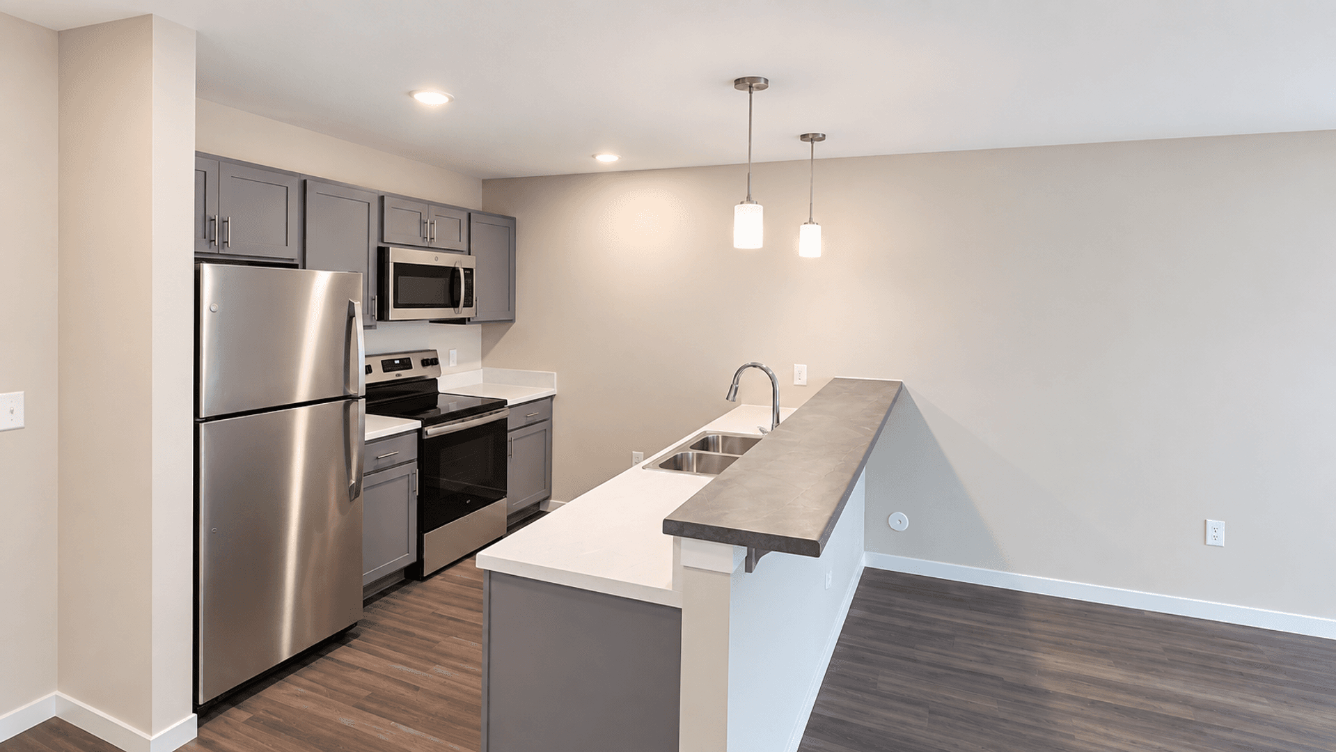 Waseca Apartment: 200 19th Ave NW
