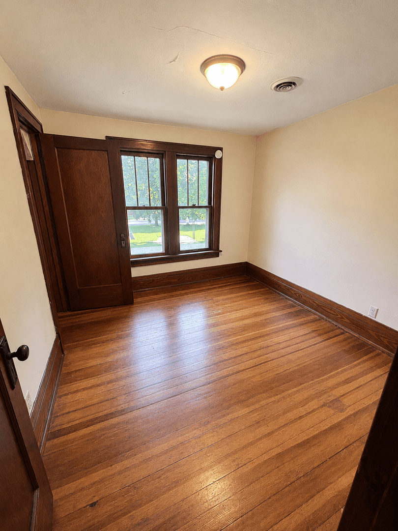 Owatonna House: 223 Highland Ave