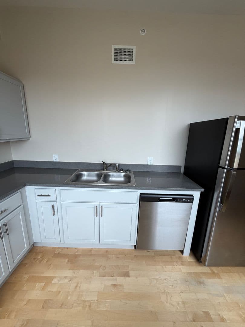 Winona Apartment: 51 East 4th Street