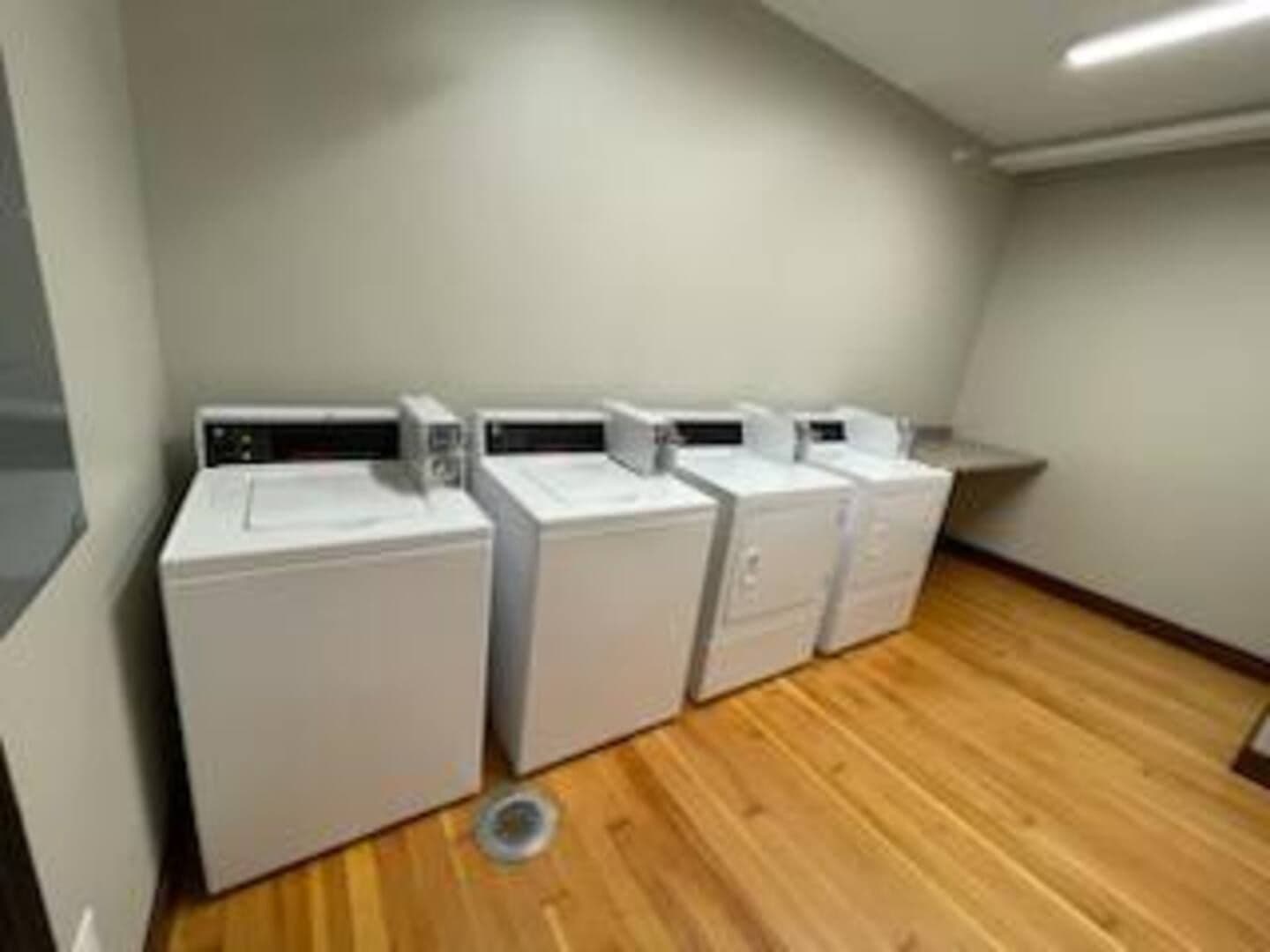 Northfield Apartment: 422 Division Street