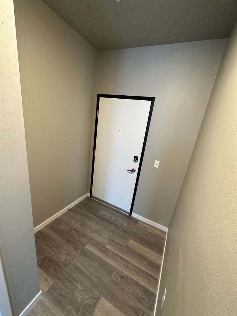 Northfield Apartment: 118 5th St E