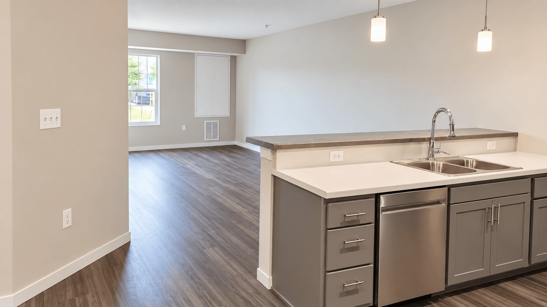 Waseca Apartment: 200 19th Ave NW