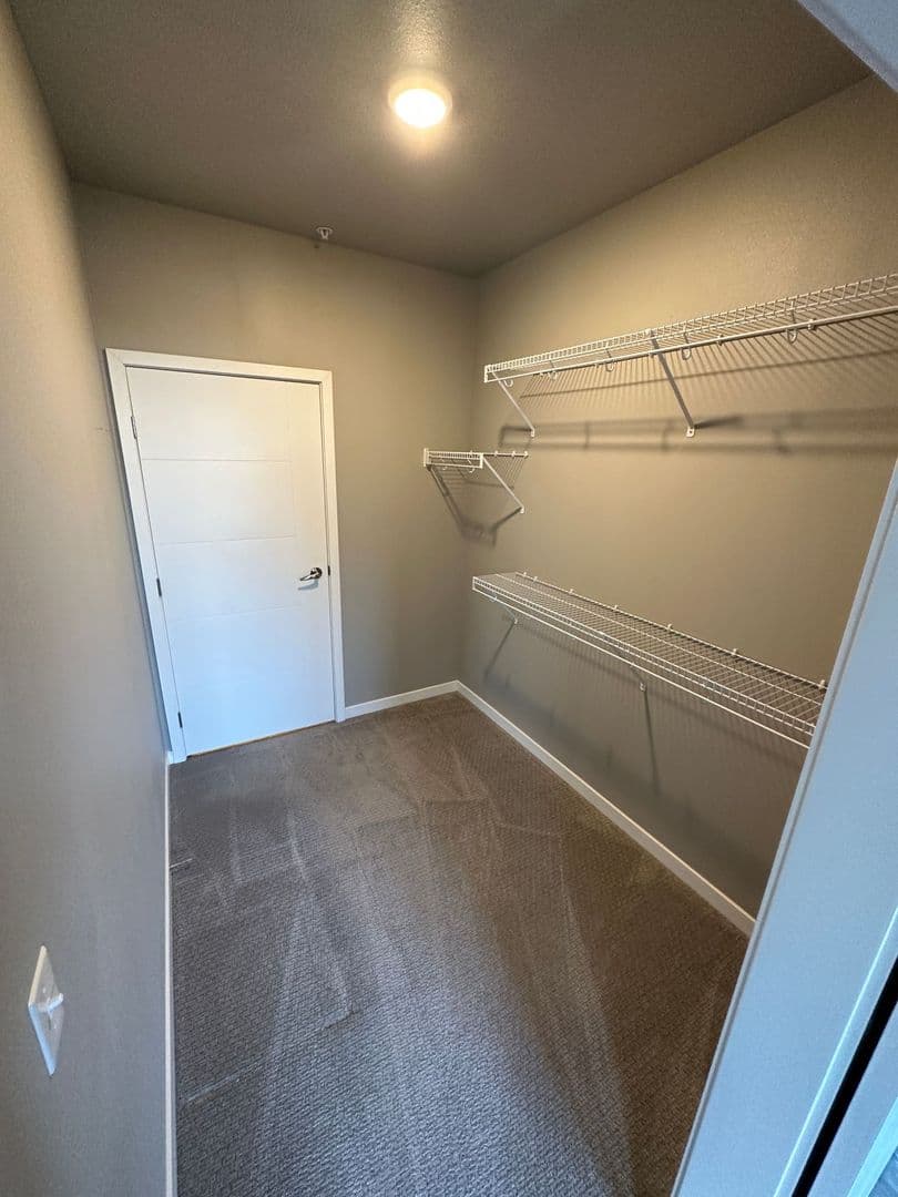 Northfield Apartment: 118 5th St E