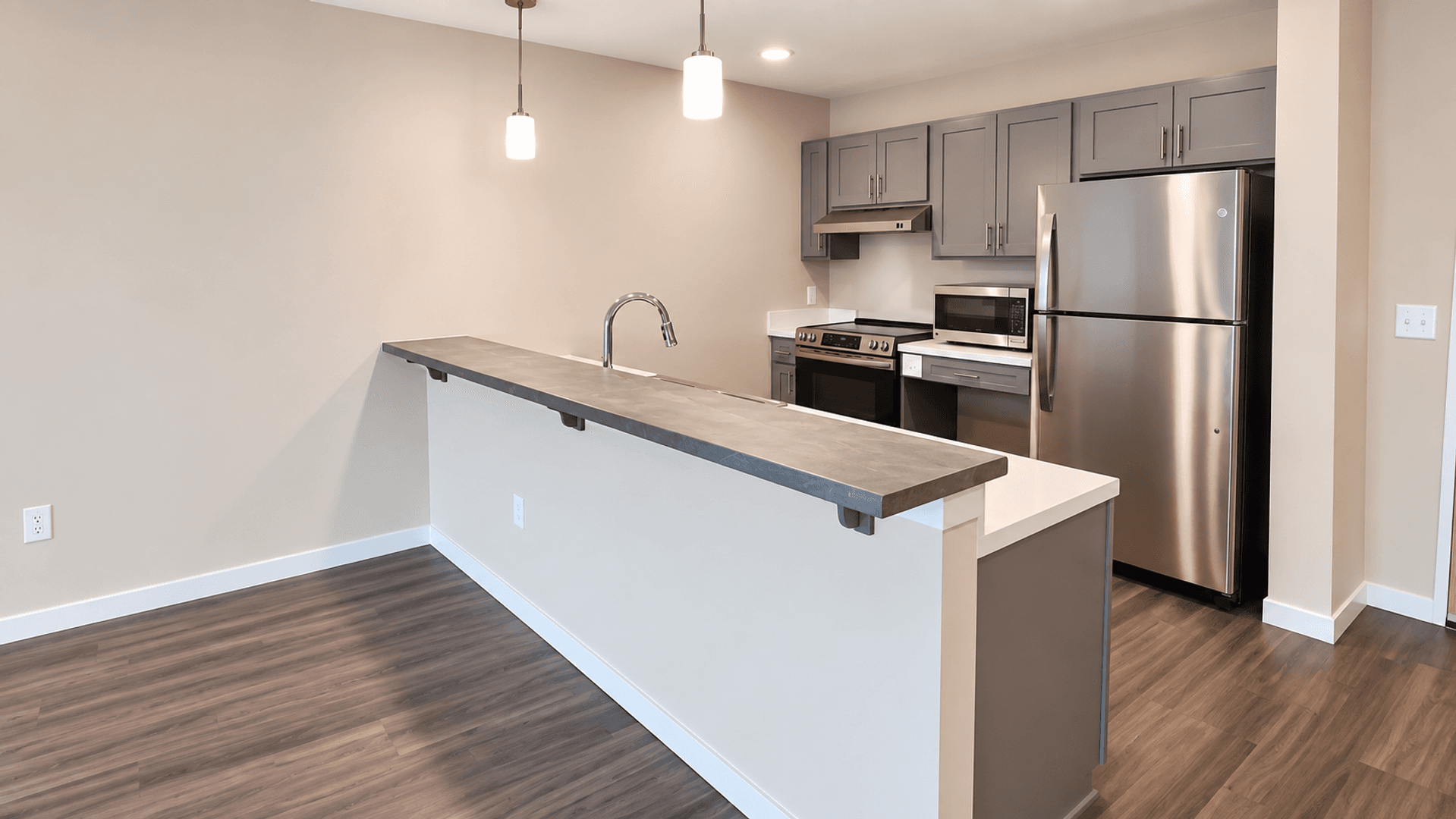 Waseca Apartment: 200 19th Ave NW