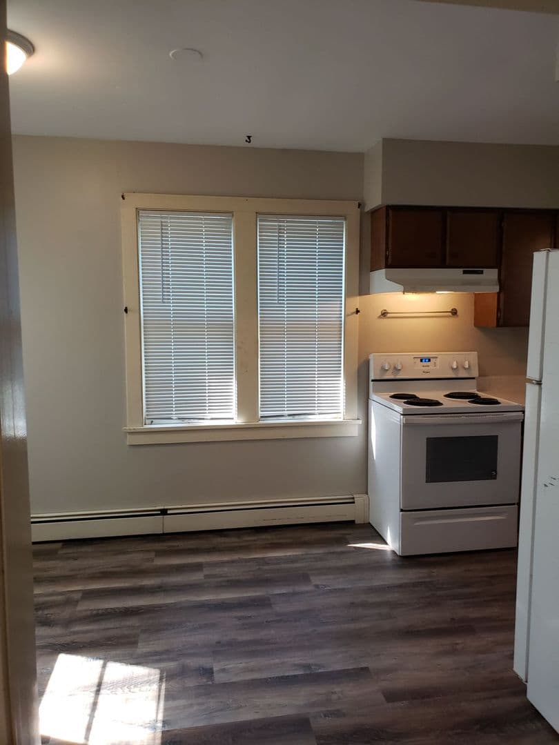 Faribault Apartment: 415 9th Street NW - RHS 415-#3