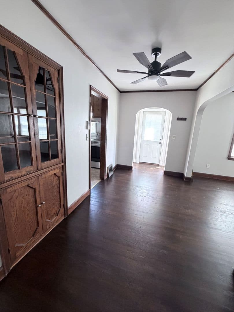 Faribault House: 528 2nd Street NE