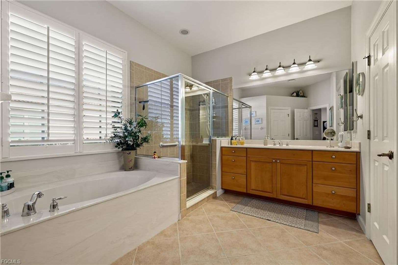 FORT MYERS House: 8872 KING HENRY CT