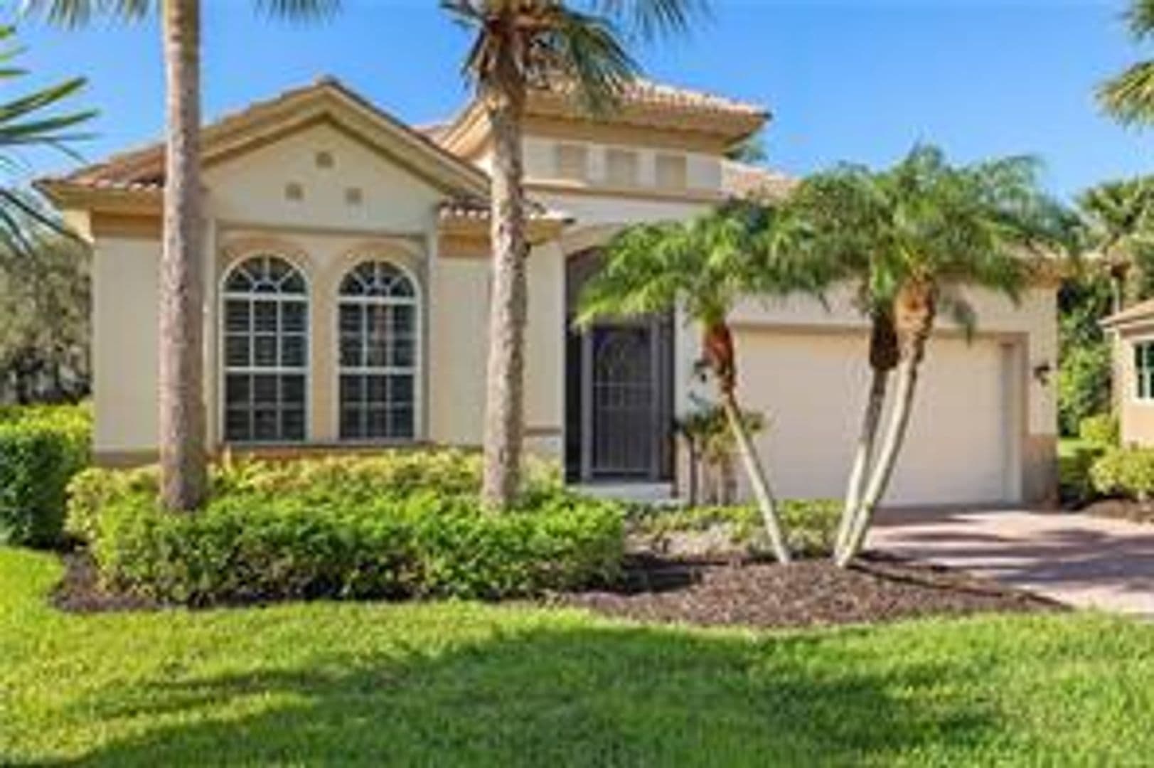 FORT MYERS House: 8872 KING HENRY CT