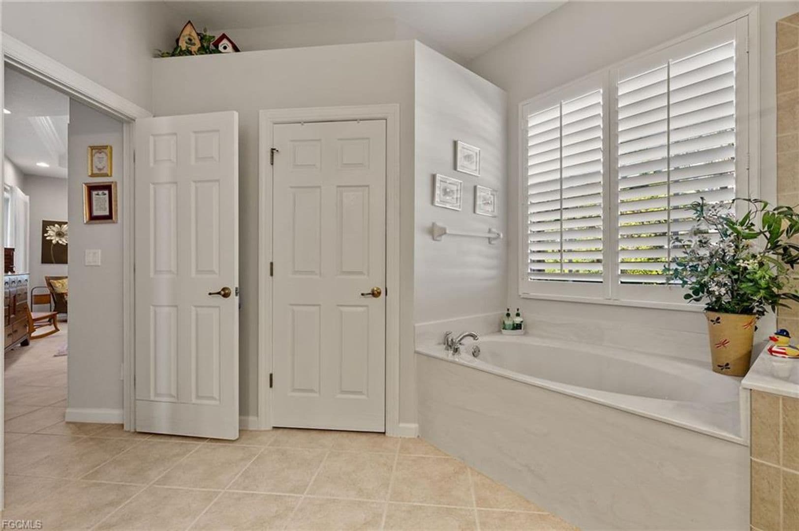 FORT MYERS House: 8872 KING HENRY CT