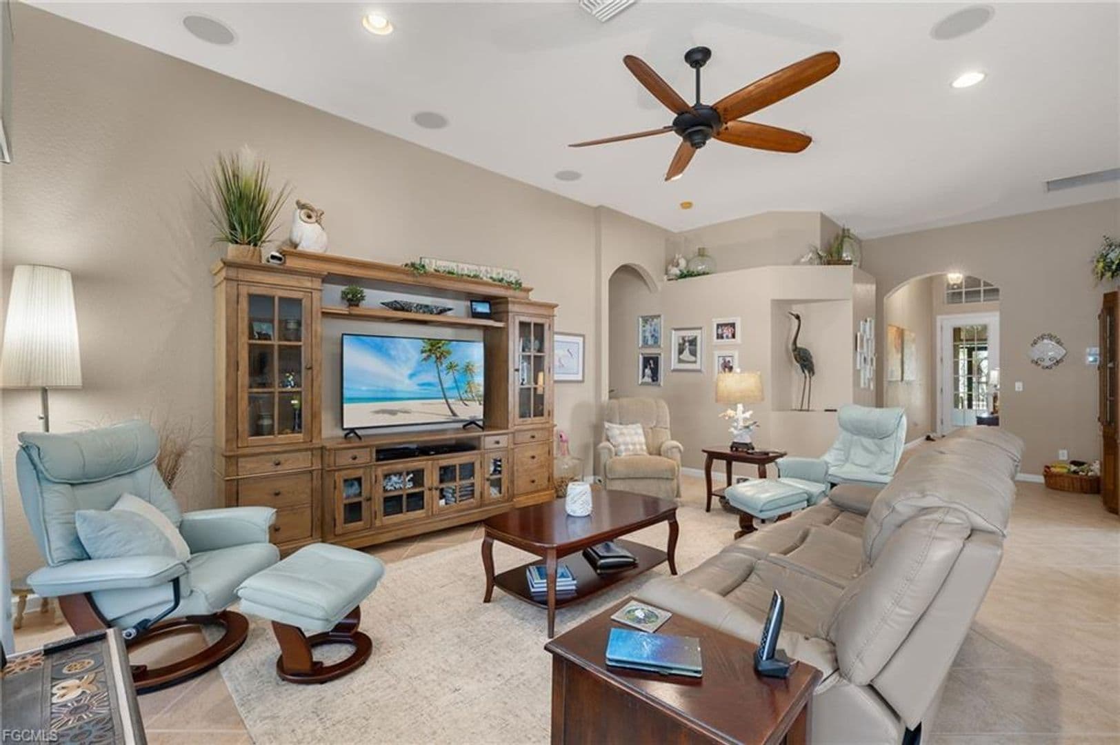 FORT MYERS House: 8872 KING HENRY CT