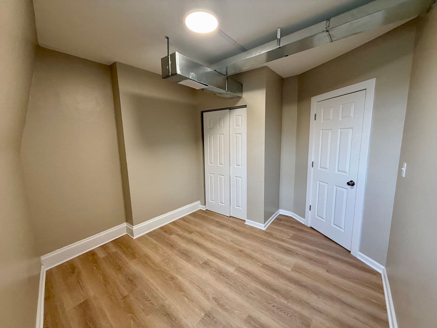 Cincinnati Apartment: 2582 W. McMicken