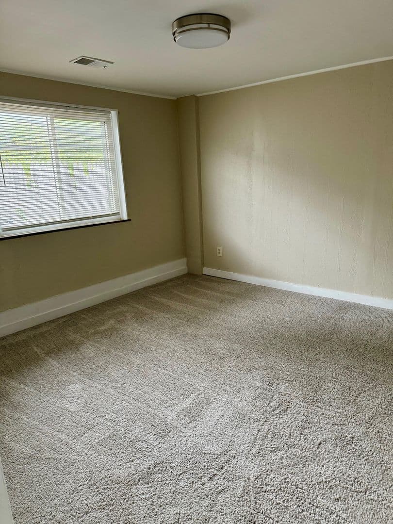 Cincinnati Apartment: 2200 Bremont Ave
