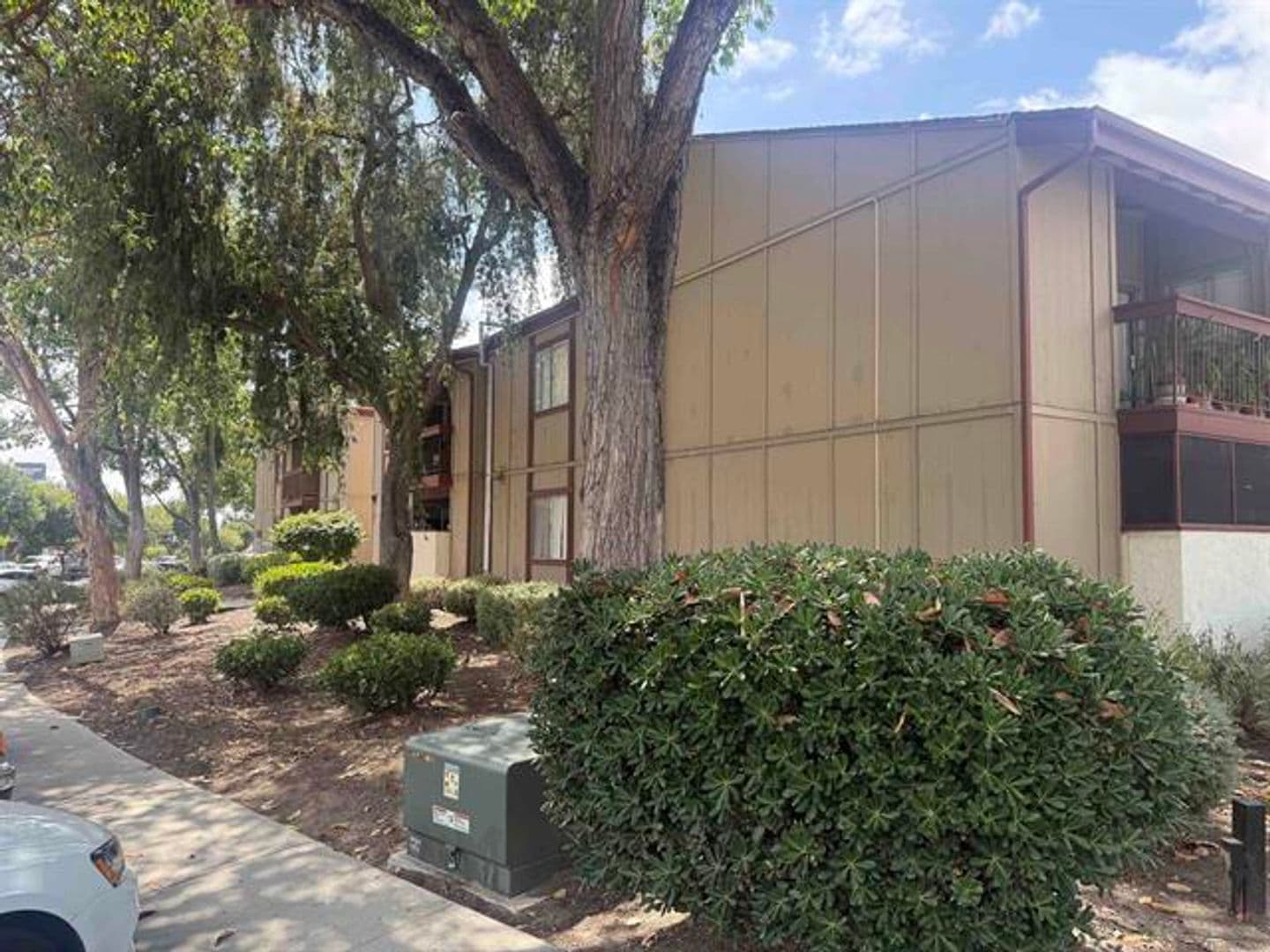 San Diego Condo: 5462 Adobe Falls Rd #11