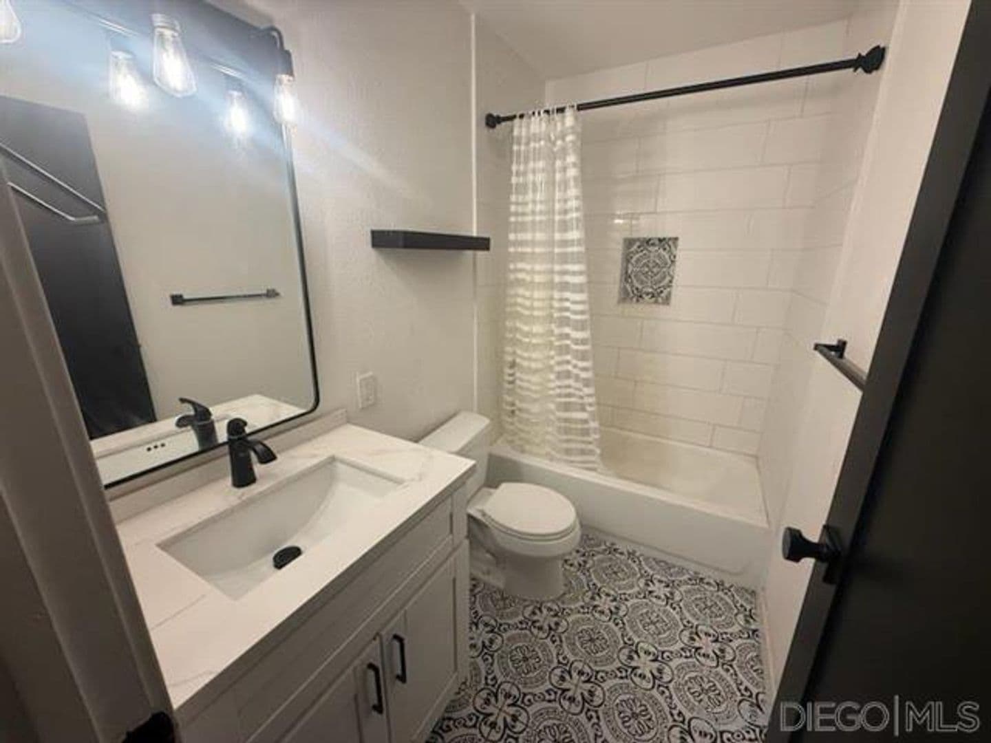 San Diego Condo: 5462 Adobe Falls Rd #11