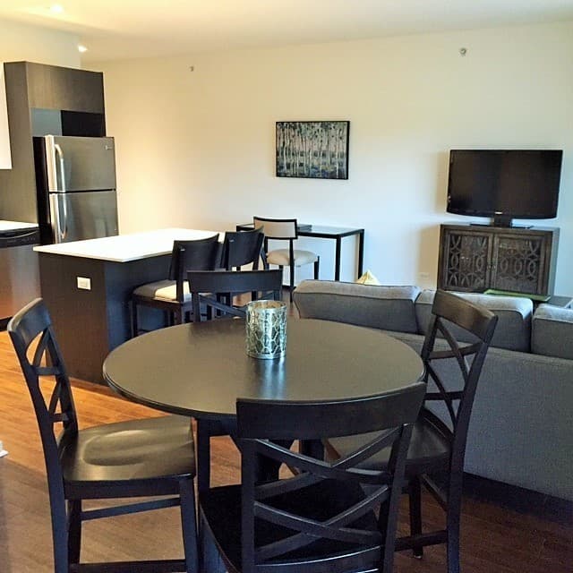Mundelein Apartment: 301 Mckinley