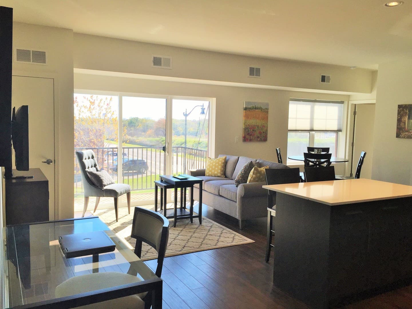 Mundelein Apartment: 301 Mckinley