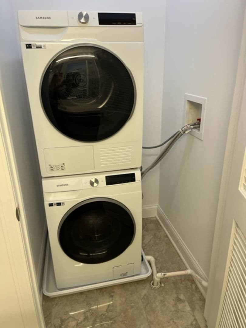 Mundelein Apartment: 250 Anthony Ave