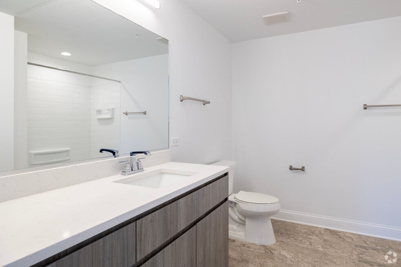 Mundelein Apartment: 200 Anthony Ave