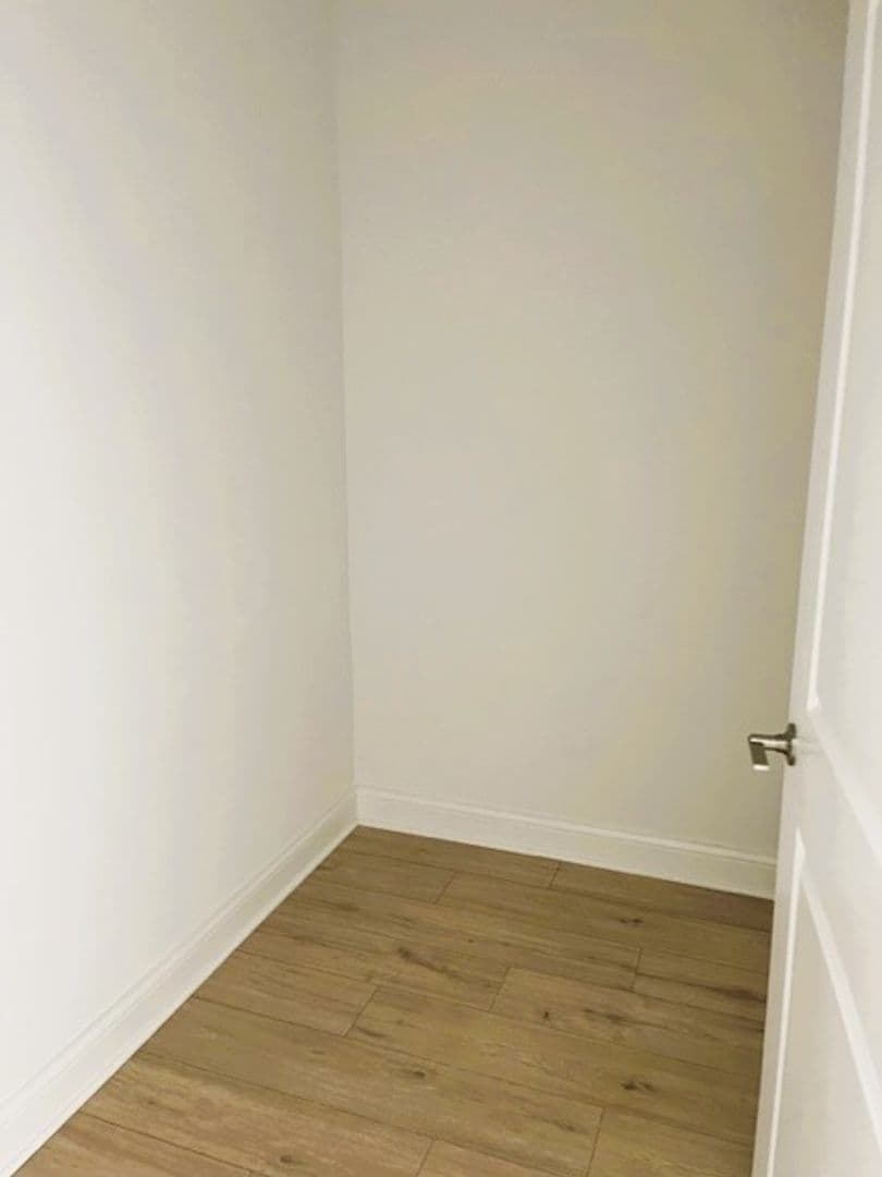 Mundelein Apartment: 250 Anthony Ave