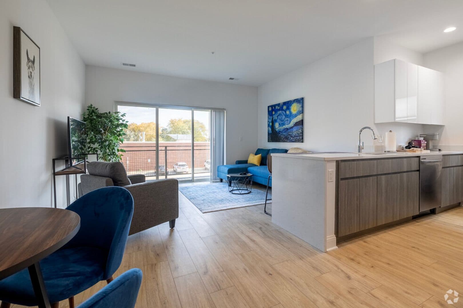 Mundelein Apartment: 200 Anthony Ave