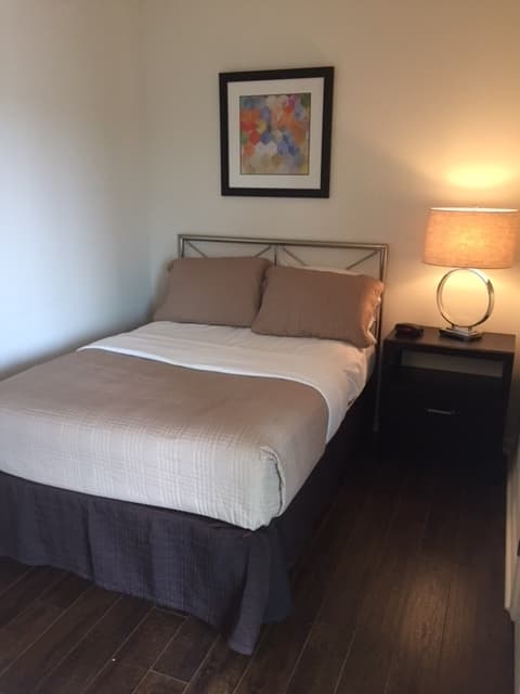 Mundelein Apartment: 301 Mckinley