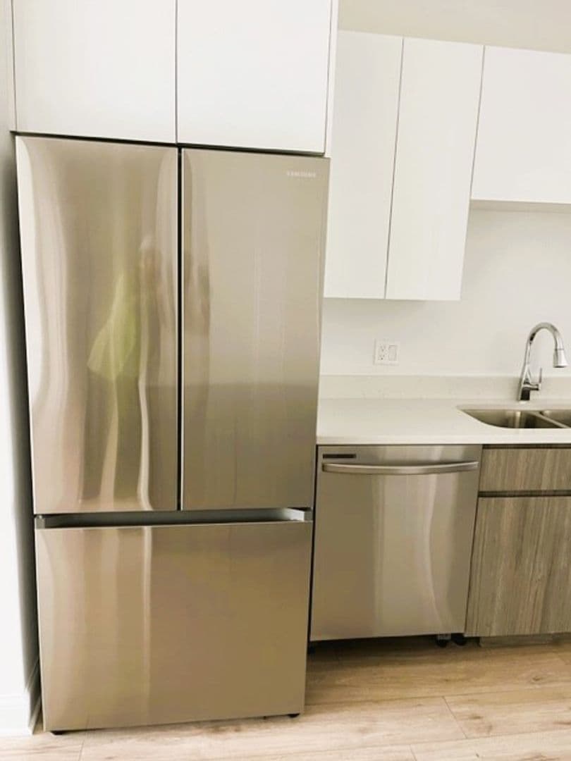 Mundelein Apartment: 250 Anthony Ave